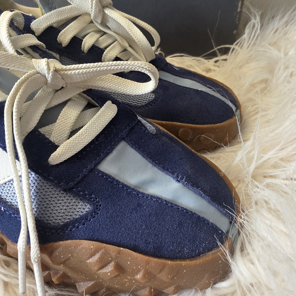 New BalanceXC 72 Navy and White Athletic Shoes - Picture 6 of 7